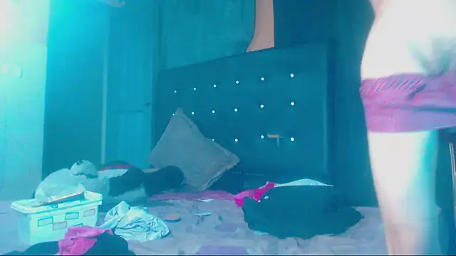 DOMINANTE KLOE  online show from 12.26.24