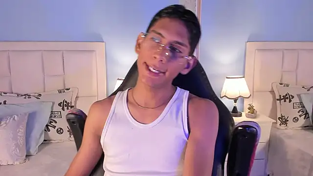 Nick Collins18 online show from 10.16.25