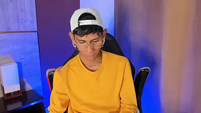 Nick Collins18 online show from 10.22.25