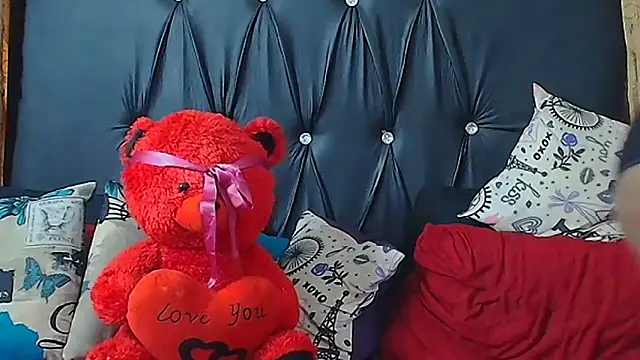 Snapshot of HUMONGUOUSTITSS chatting on 09.24.25 HUMONGUOUSTITSS online show from 09.24.25