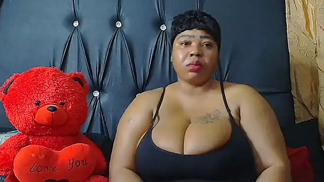 Snapshot of HUMONGUOUSTITSS chatting on 09.24.25 HUMONGUOUSTITSS online show from 09.24.25