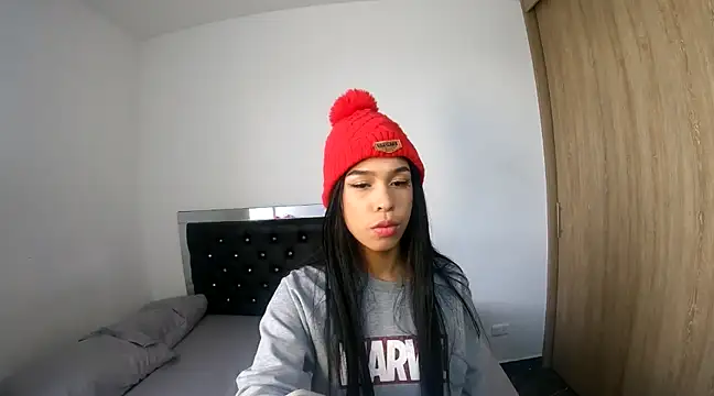 hot quenn online show from 12.29.24