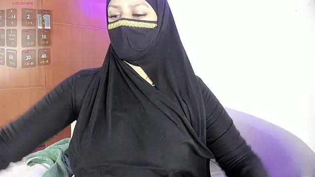 Snapshot of zully_01 chatting on 01.11.26 zully 01 online show from 01.11.26