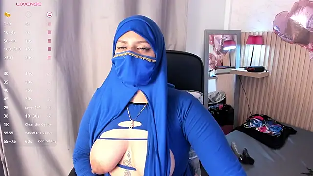 Snapshot of zully_01 chatting on 02.25.26 zully 01 online show from 02.25.26