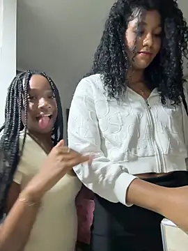 Snapshot of EscorpiLeoncita chatting on 03.08.26 EscorpiLeoncita online show from 03.08.26