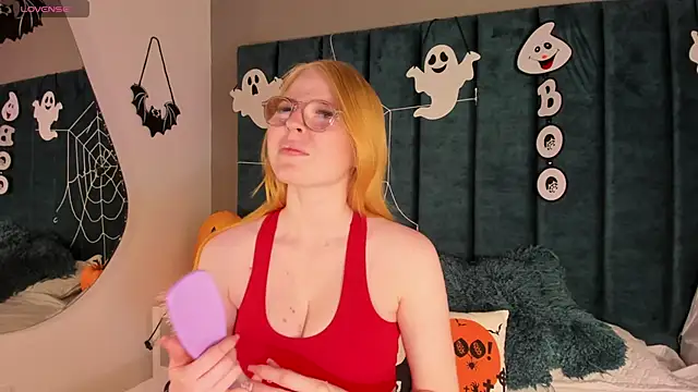 Snapshot of Alexa_Handler chatting on 10.28.25 Alexa Handler online show from 10.28.25