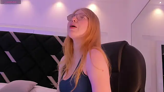 Snapshot of Alexa_Handler chatting on 12.17.25 Alexa Handler online show from 12.17.25