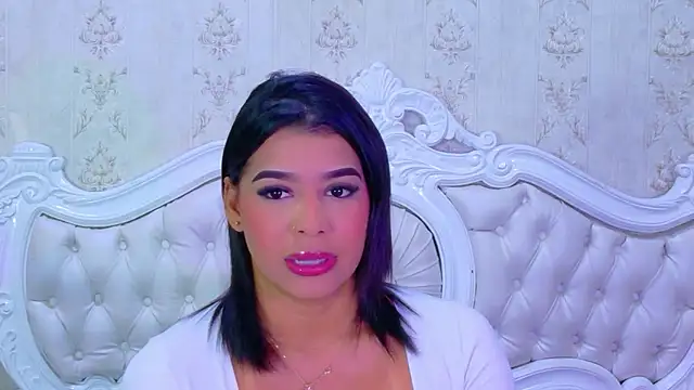 TiaraRosse online show from 01.09.26