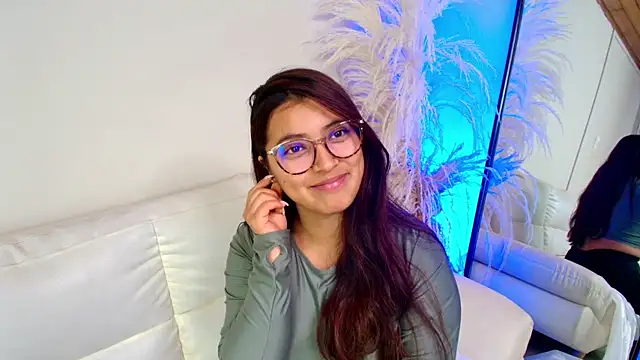 Rebeca Williams  online show from 02.19.25