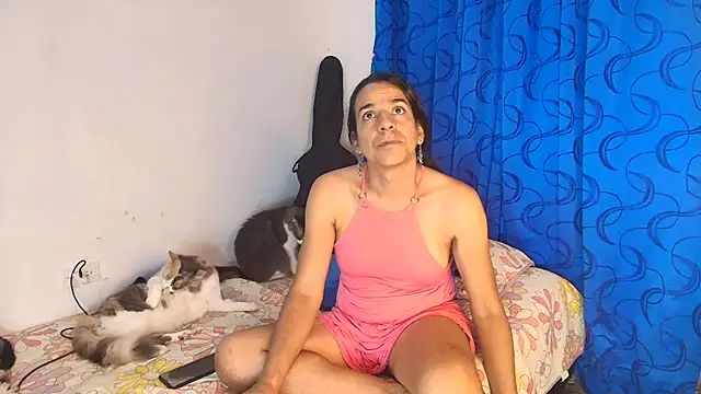 Snapshot of Oh_Tique chatting on 12.04.25 Oh Tique online show from 12.04.25