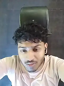 Snapshot of heartless__95 chatting on 11.23.25 heartless 95 online show from 11.23.25