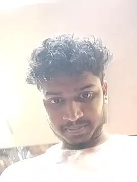 Snapshot of heartless__95 chatting on 12.01.25 heartless 95 online show from 12.01.25