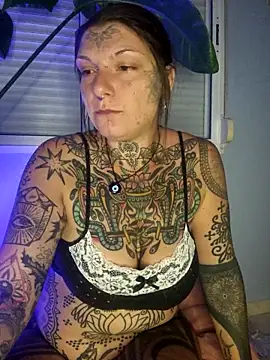 lizzardqueeen online show from 10.14.25