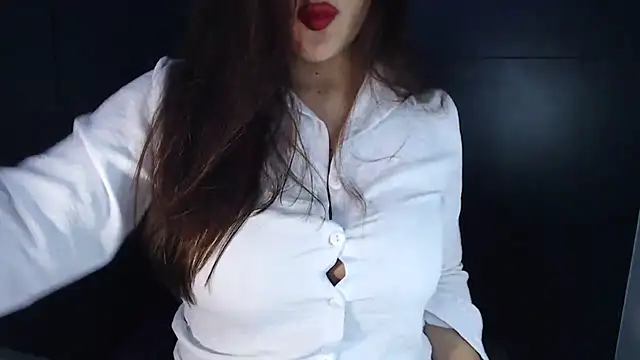 Snapshot of AdharaLujan chatting on 12.03.25 AdharaLujan online show from 12.03.25