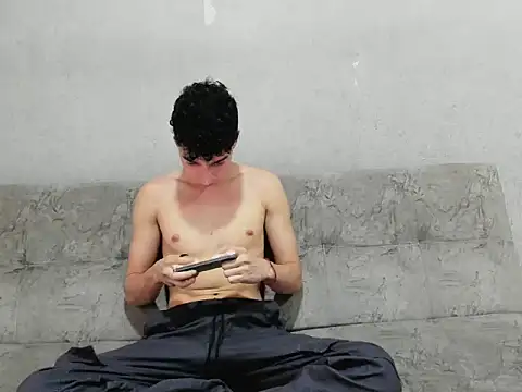 Snapshot of anjel_cute18 chatting on 09.29.25 anjel cute18 online show from 09.29.25