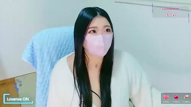 Snapshot of yukinko_o_ chatting on 12.19.25 yukinko o online show from 12.19.25