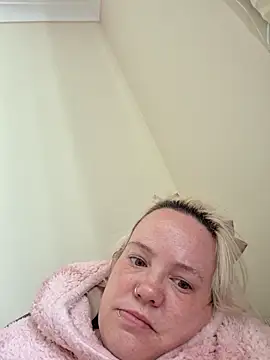 Bigbustedcurvylady online show from 05.12.26