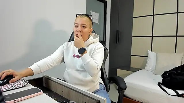 alma fenix online show from 02.04.26