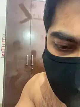 Snapshot of John_desihunk chatting on 12.08.24 John desihunk online show from 12.08.24