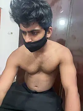 Snapshot of John_desihunk chatting on 01.05.25 John desihunk online show from 01.05.25