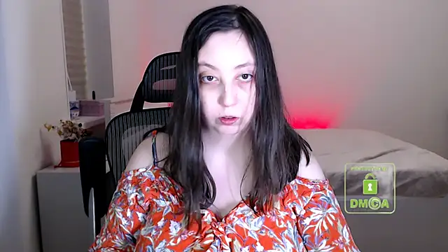 cute and hot online show from 11.26.25