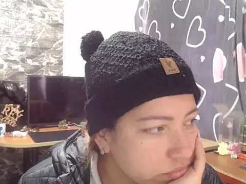 MISSLAUR4 online show from 09.30.25