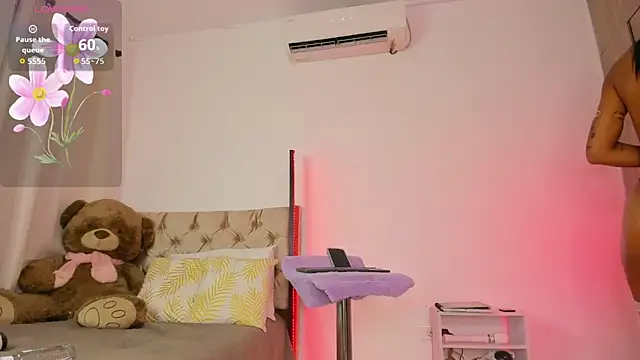 Snapshot of Lia_Petite1 chatting on 03.22.26 Lia Petite1 online show from 03.22.26