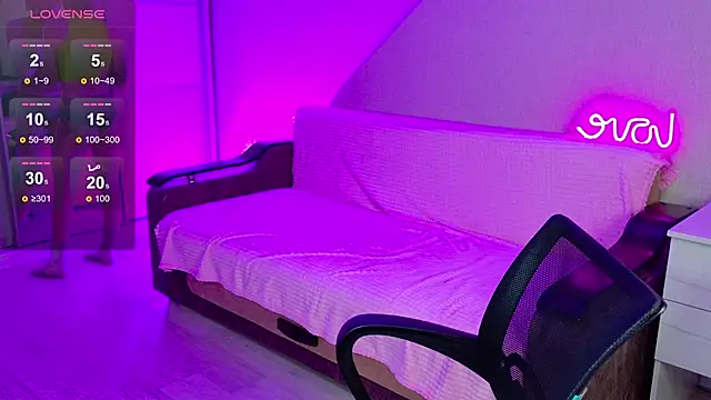 Snapshot of School_Love chatting on 12.06.24 School Love online show from 12.06.24