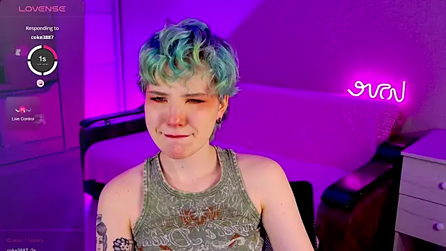 Snapshot of School_Love chatting on 01.06.25 School Love online show from 01.06.25