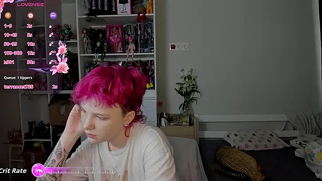 Snapshot of School_Love chatting on 12.23.25 School Love online show from 12.23.25