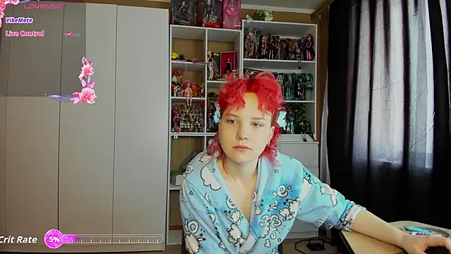 School Love online show from 04.23.26