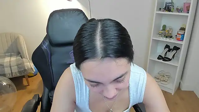  BellaEvans  online show from 05.04.26