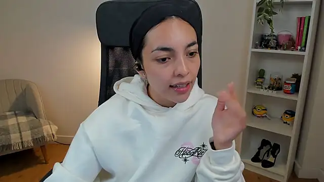  BellaEvans  online show from 06.11.26