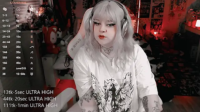 Snapshot of noori__hope chatting on 03.17.26 noori hope online show from 03.17.26