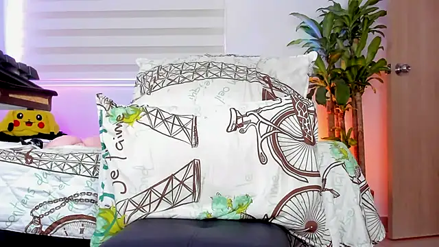 aldrinwhite online show from 10.14.25