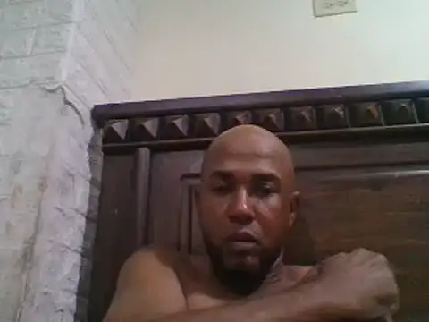 Snapshot of Frankie0880 chatting on 12.31.24 Frankie0880 online show from 12.31.24