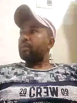 Snapshot of Frankie0880 chatting on 02.15.25 Frankie0880 online show from 02.15.25