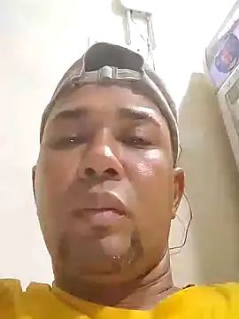 Snapshot of Frankie0880 chatting on 02.20.25 Frankie0880 online show from 02.20.25