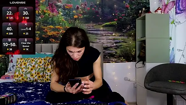 Snapshot of MadameDeFeu chatting on 12.03.24 MadameDeFeu online show from 12.03.24