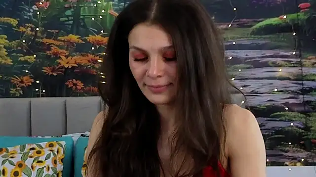 Snapshot of MadameDeFeu chatting on 01.04.25 MadameDeFeu online show from 01.04.25