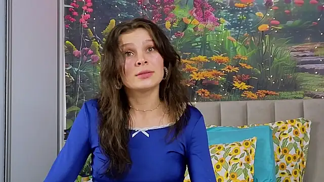 Snapshot of MadameDeFeu chatting on 02.18.25 MadameDeFeu online show from 02.18.25