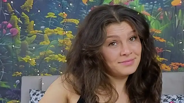 Snapshot of MadameDeFeu chatting on 03.01.25 MadameDeFeu online show from 03.01.25