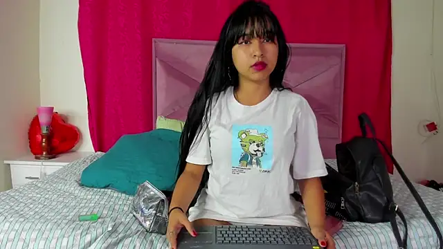 DakotaHoland online show from 03.12.25