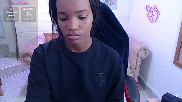 Snapshot of cattalheya chatting on 11.24.25 cattalheya online show from 11.24.25