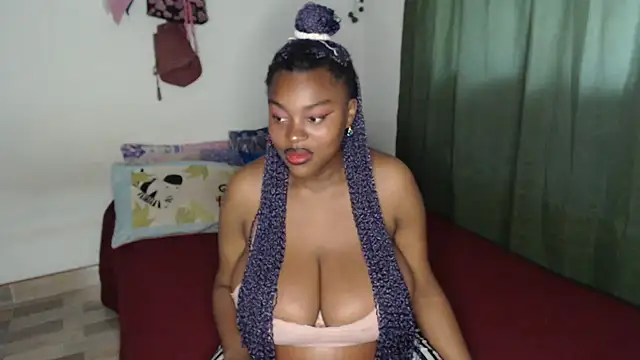 Snapshot of lyssyhorny chatting on 03.14.25 lyssyhorny online show from 03.14.25