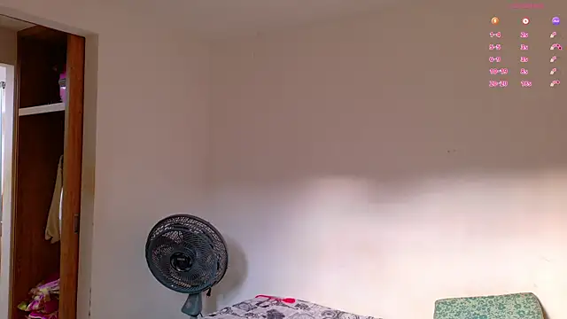 Gaby Vegaa online show from 11.17.25