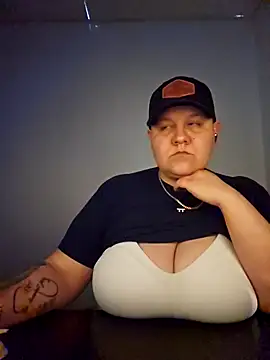 Snapshot of DevilDahm chatting on 02.17.25 DevilDahm online show from 02.17.25