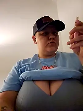 Snapshot of DevilDahm chatting on 03.20.25 DevilDahm online show from 03.20.25