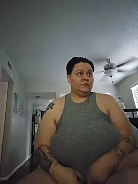 Snapshot of DevilDahm chatting on 11.16.25 DevilDahm online show from 11.16.25