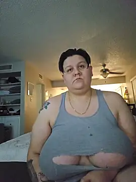 Snapshot of DevilDahm chatting on 12.01.25 DevilDahm online show from 12.01.25